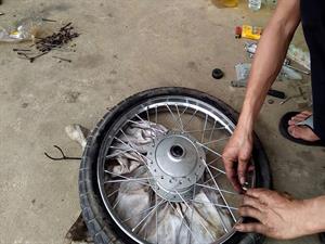 Vá lốp xe máy lưu động Quận Thanh Khê